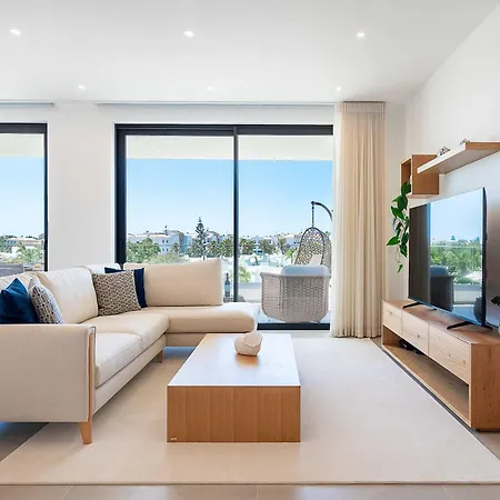 Stylish 2-bed With Pool At Dona Ana Residences